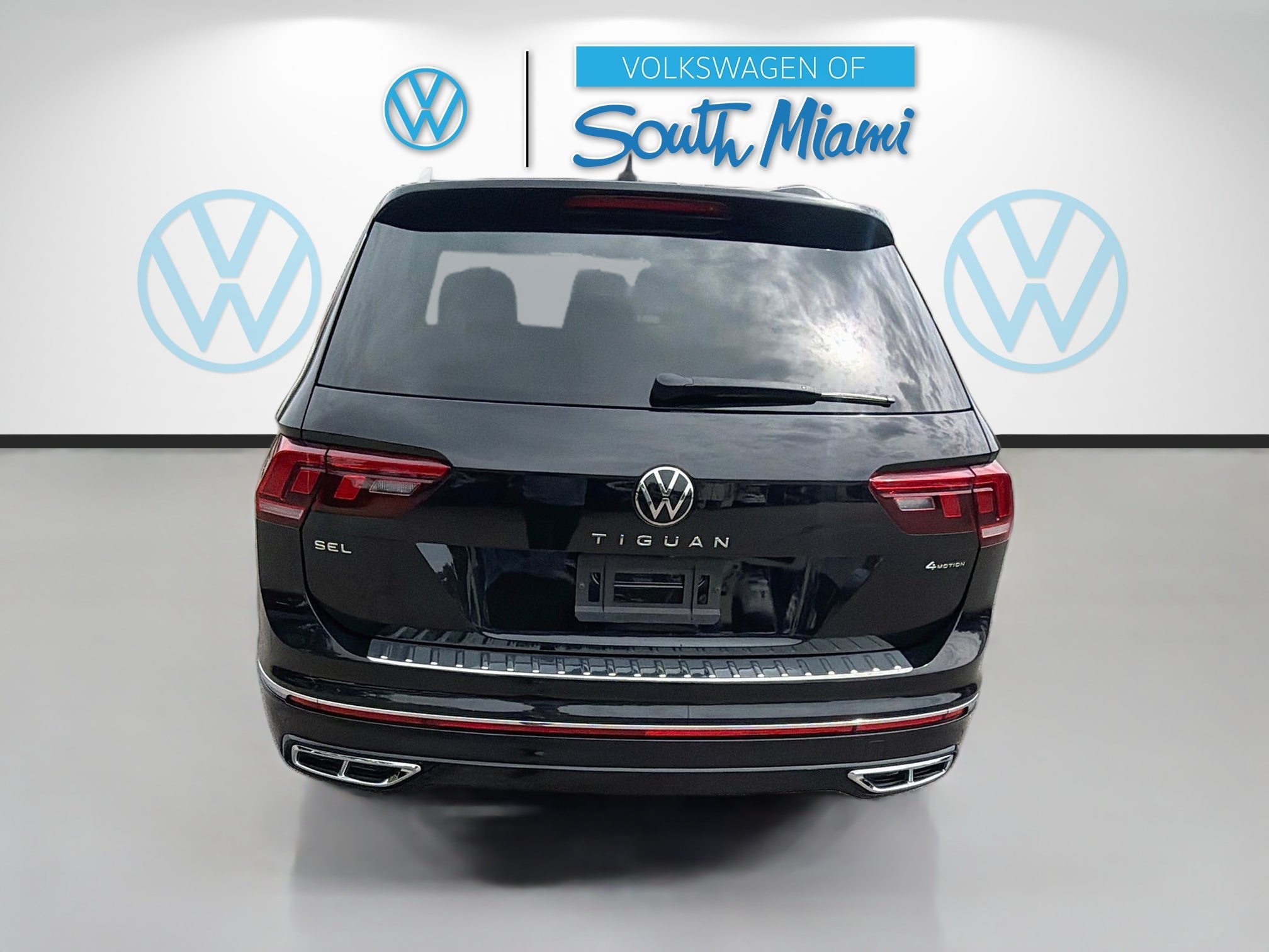 Certified Used 2024 Deep Black Volkswagen SEL R-Line image 6