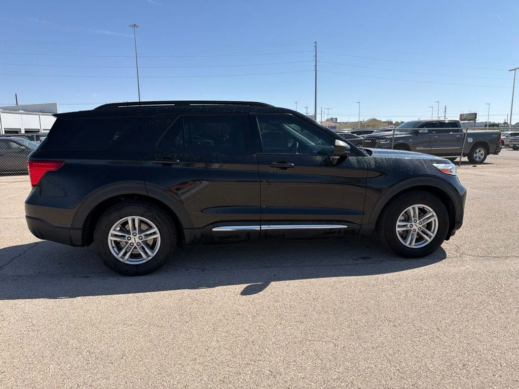Used 2023 Black Ford XLT image 11