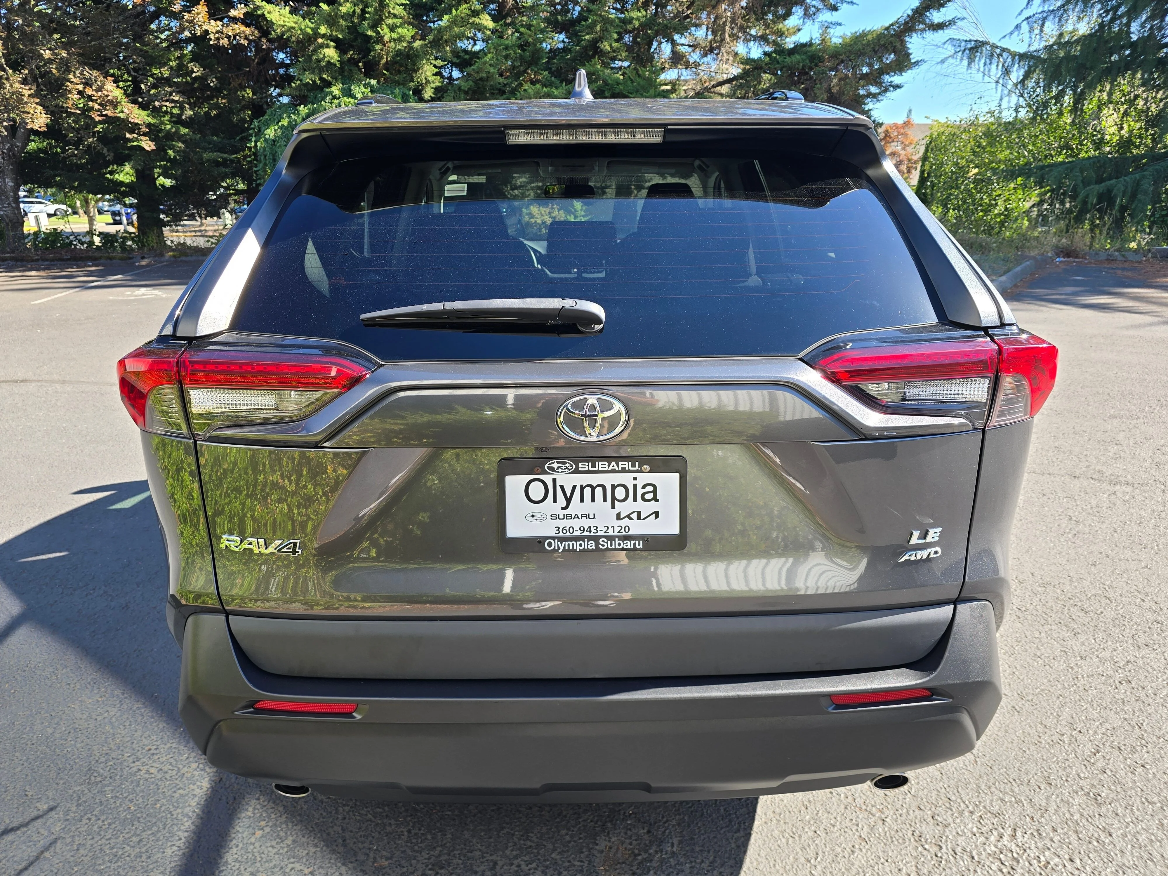 Used 2020 Magnetic Gray Metallic Toyota LE image 5