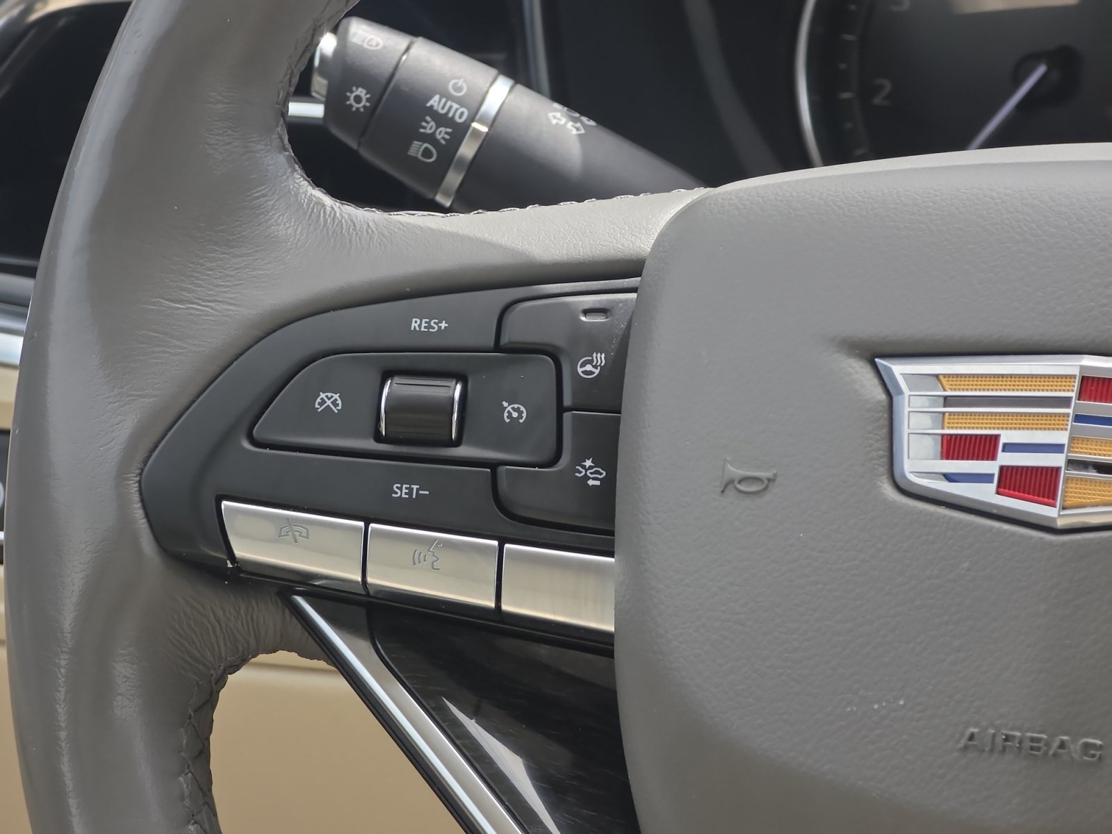 Used 2020 Shadow Metallic Cadillac FWD Premium Luxury image 23