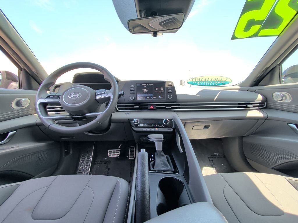 2025 Hyundai Elantra SEL - Photo 27