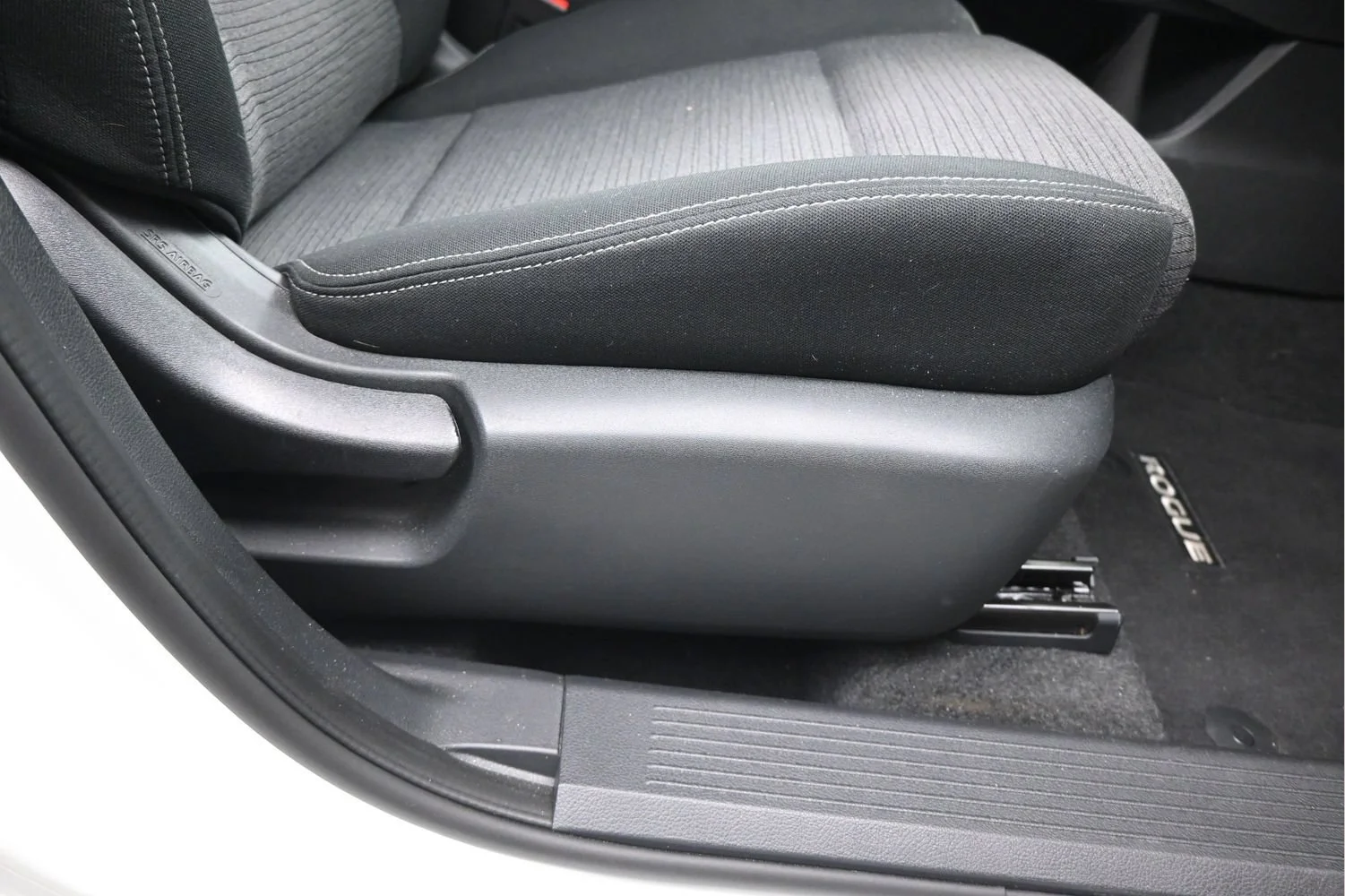 Certified Used 2023 Pearl White Tricoat Nissan SV image 15
