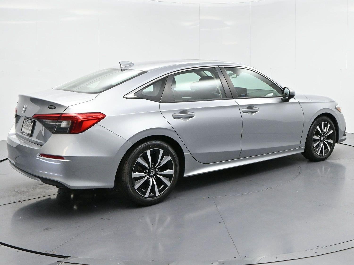 Used 2023 Lunar Silver Metallic Honda EX image 7