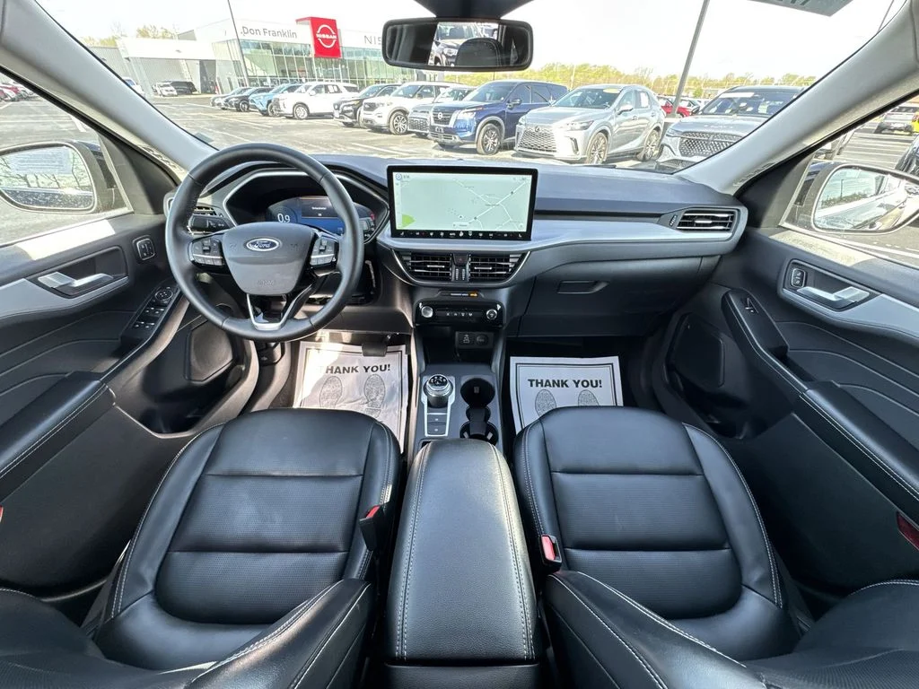 Used 2025  Ford Platinum image 21