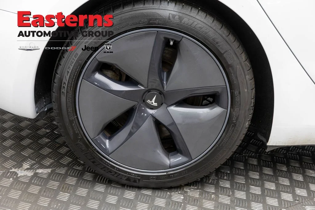 Used 2020 White Tesla Standard image 24