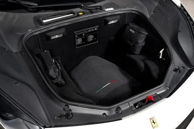 Used 2016 Bianco Avus Ferrari  image 17