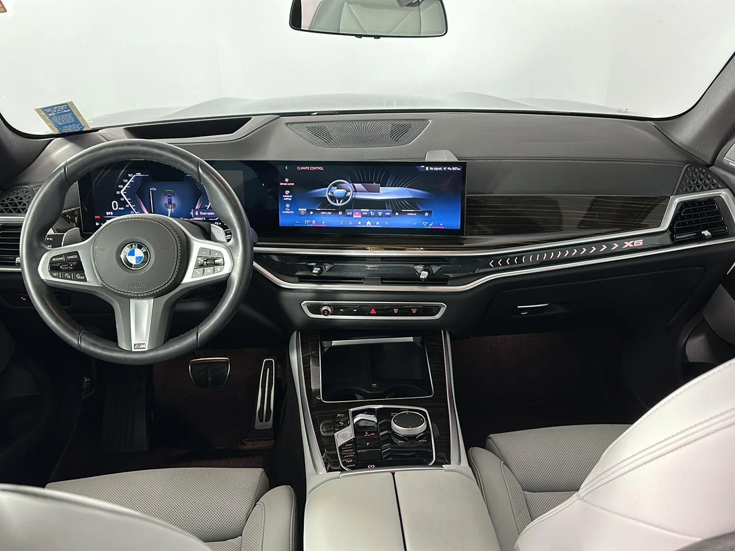 Used 2025 Carbon Black Metallic BMW xDrive40i image 2