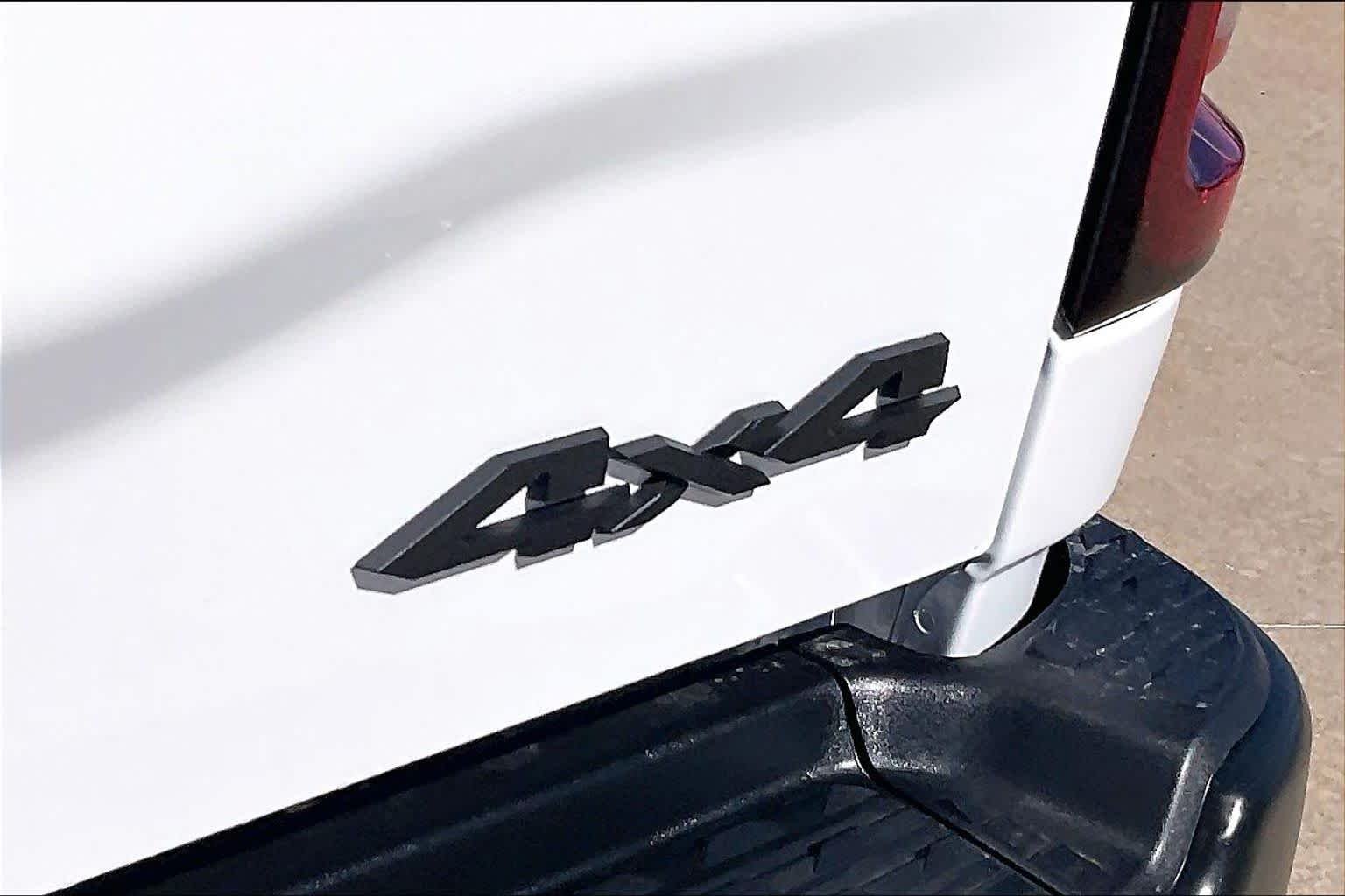 New 2027 Bright White Clear-Coat Exterior Paint RAM Tradesman image 15
