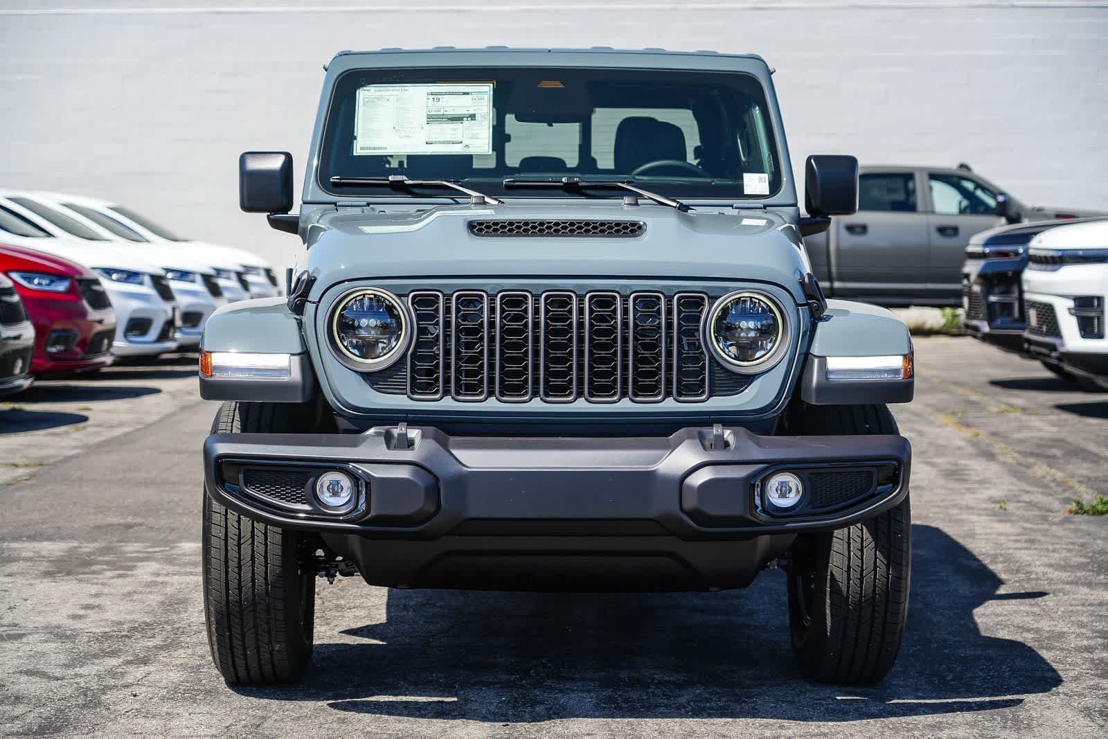 New 2026 Anvil Clear-Coat Exterior Paint Jeep Sport S image 4