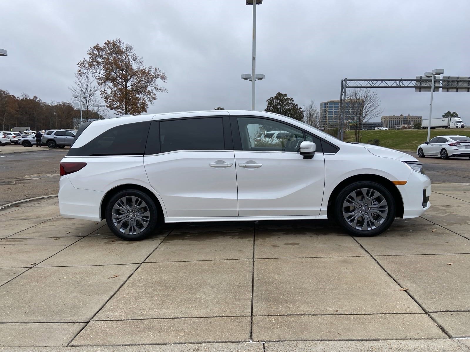 New 2026 Platinum White Pearl Honda Touring image 12