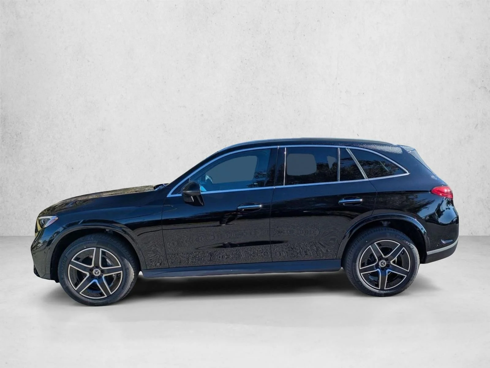 Used 2026 Black Mercedes-Benz GLC 300 image 5