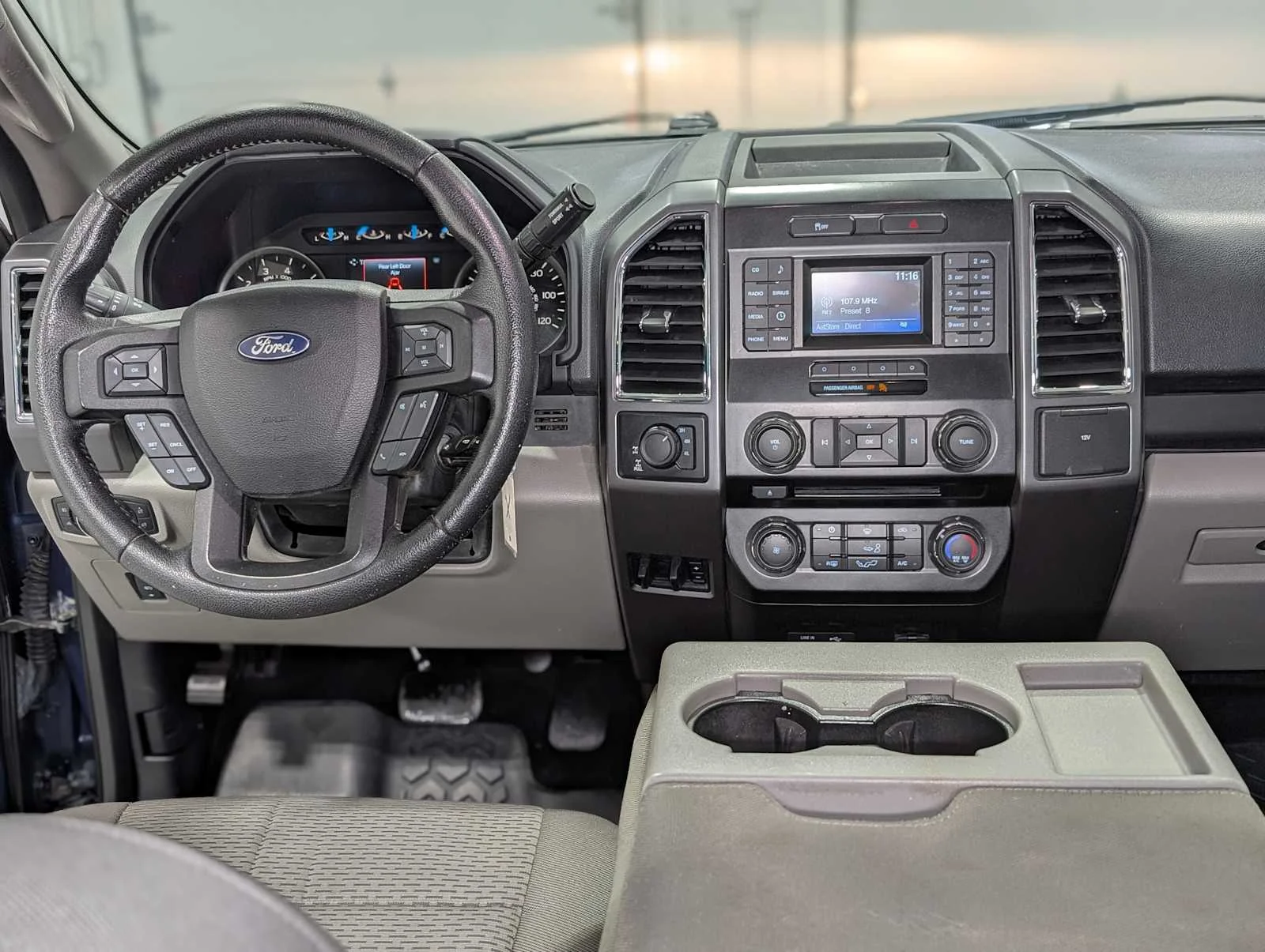 Used 2015 Blue Jeans Metallic Ford XLT image 5