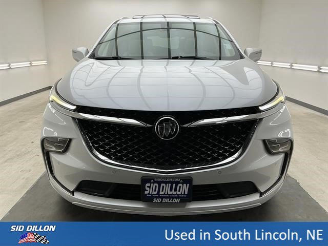 Used 2023 White Frost Tricoat Buick Avenir image 2