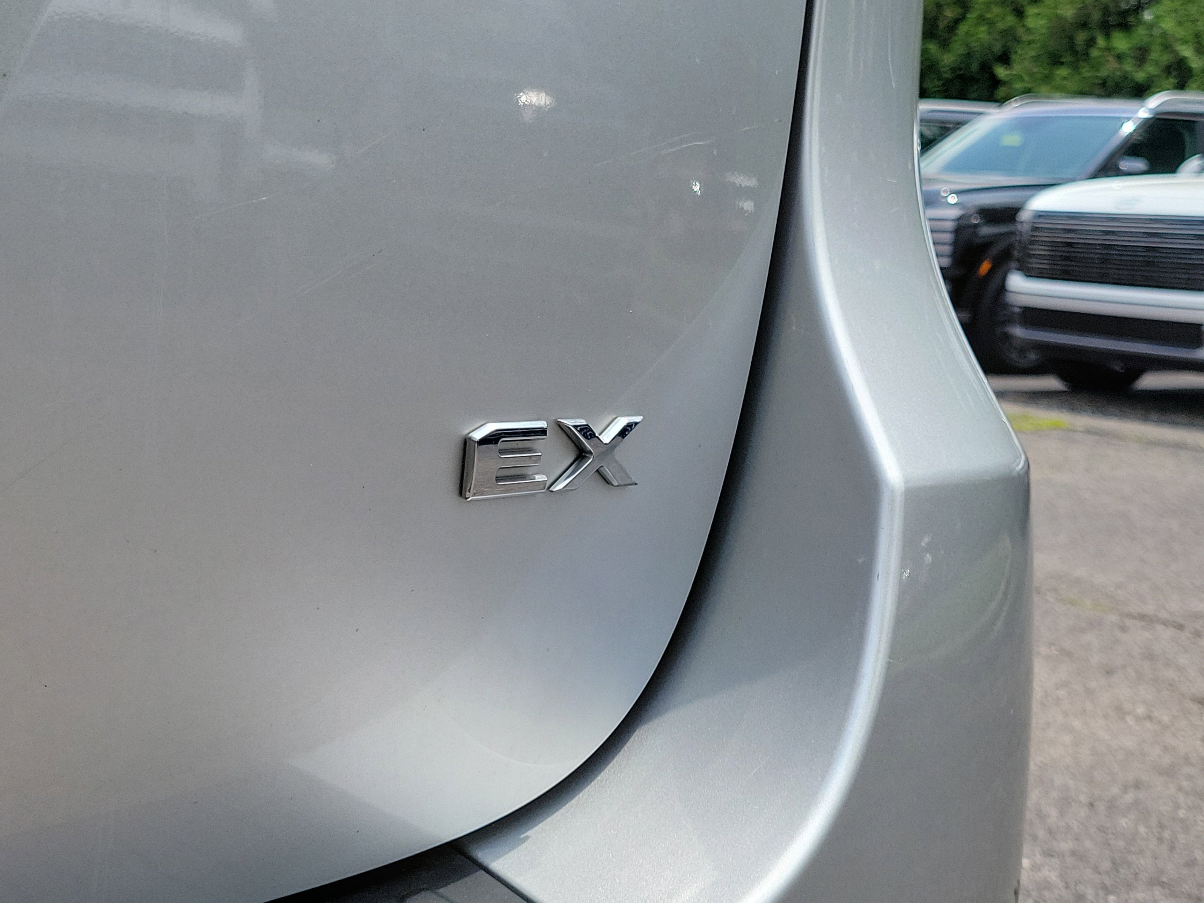 Used 2017 Bright Silver Kia EX image 7