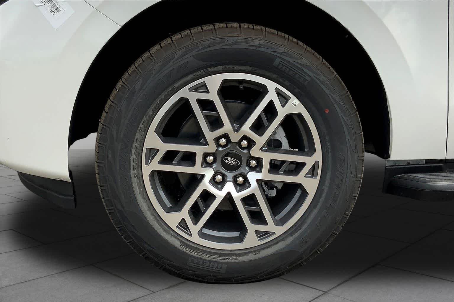 New 2026 Star White Metallic Tri-Coat Ford Active image 12