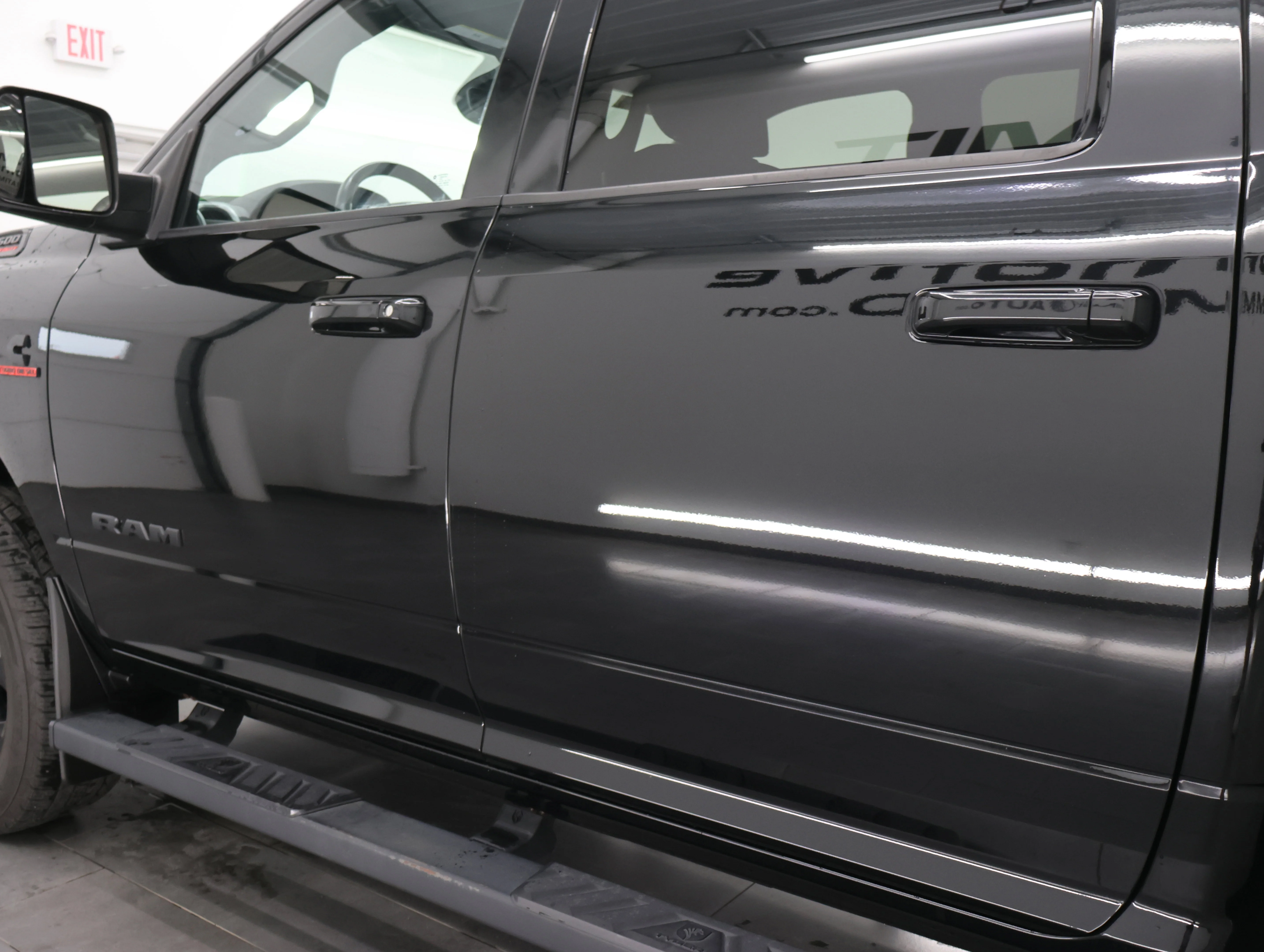 Used 2020 Diamond Black Crystal Pearlcoat Ram Big Horn image 34