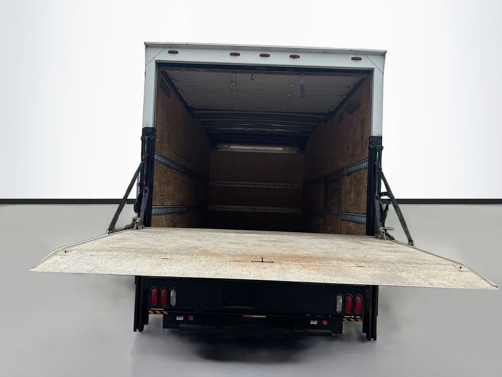 Used 2019 White Isuzu 18