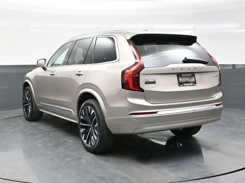 Used 2026 Bright Dusk Volvo Plus image 5