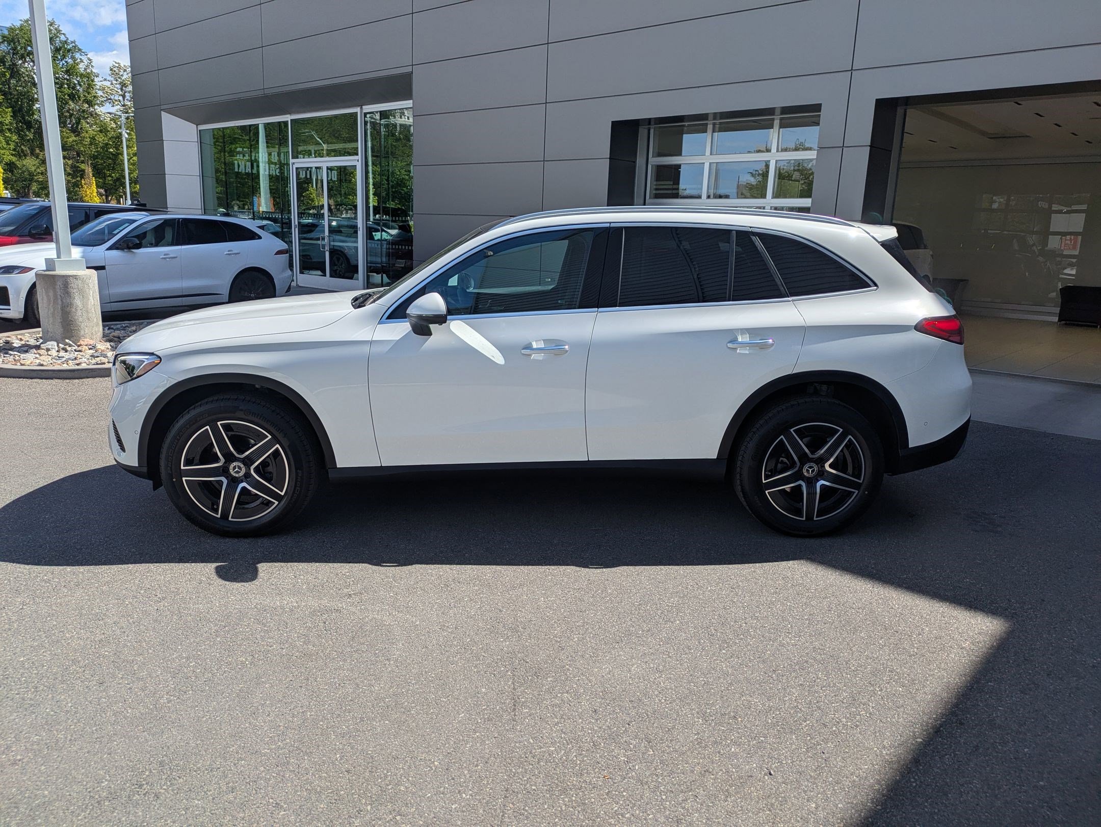 New 2026 Polar White Mercedes-Benz GLC 300 image 24