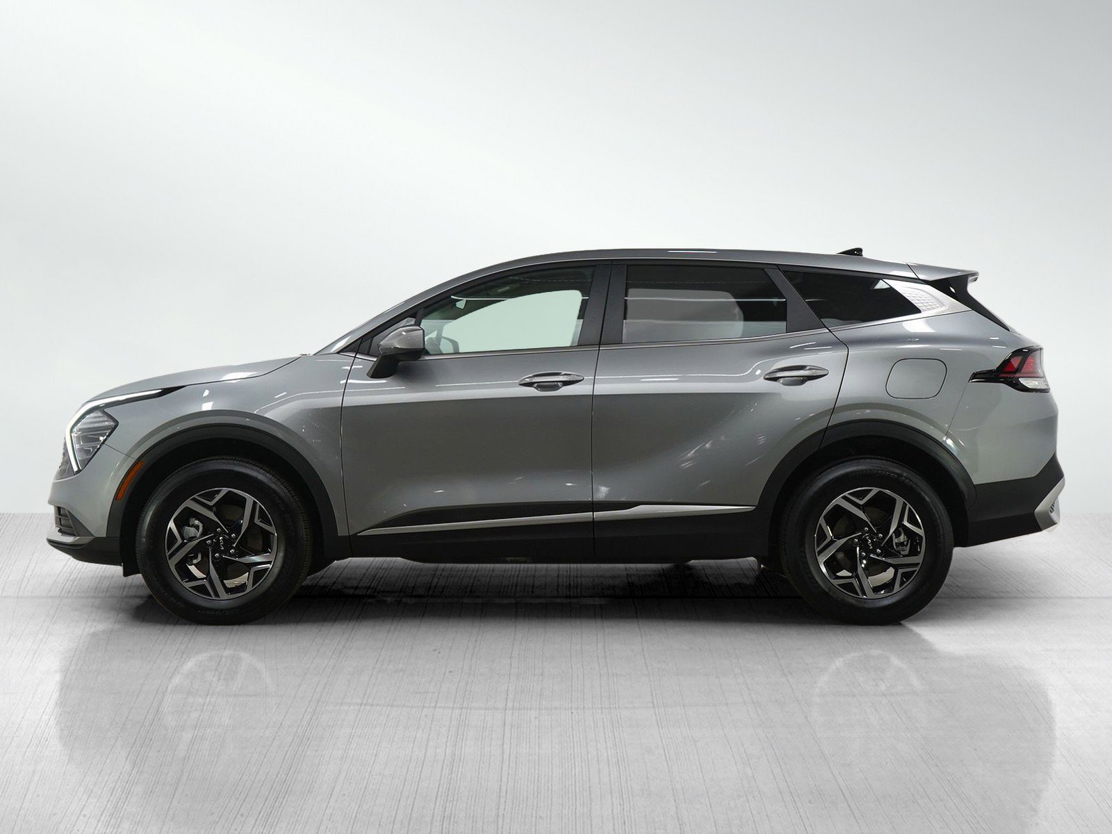 Certified 2024 Kia Sportage LX with VIN KNDPUCDF1R7266666 for sale in Wayzata, Minnesota