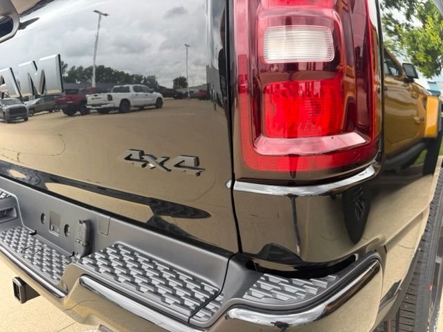 New 2026 Diamond Black Crystal Pearl-Coat Exterior Paint Ram Express image 12