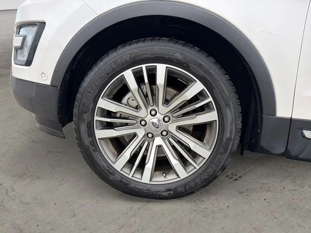 Used 2017 White Ford Platinum image 14