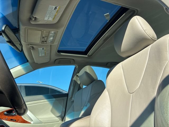 Used 2011 Aloe Green Metallic Toyota LE image 21