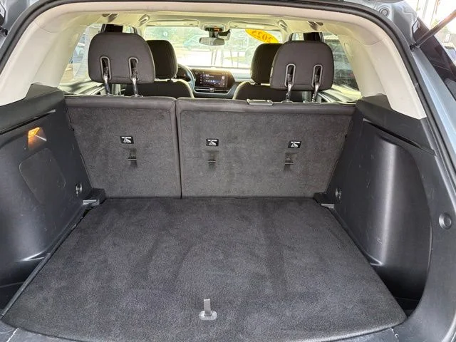 Used 2025 Gray Chevrolet LT image 28