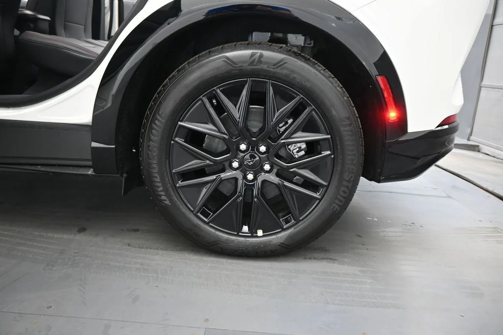 New 2026 Star White Metallic Tri-coat Ford Premium image 21