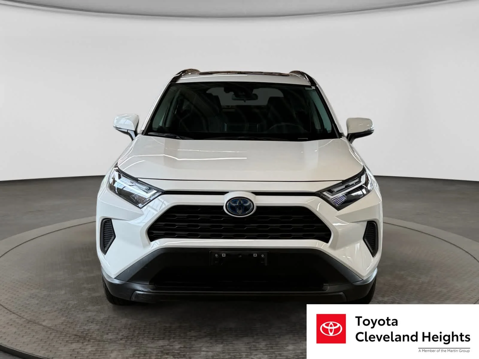 Used 2024 Ice Cap Toyota Hybrid XLE image 2