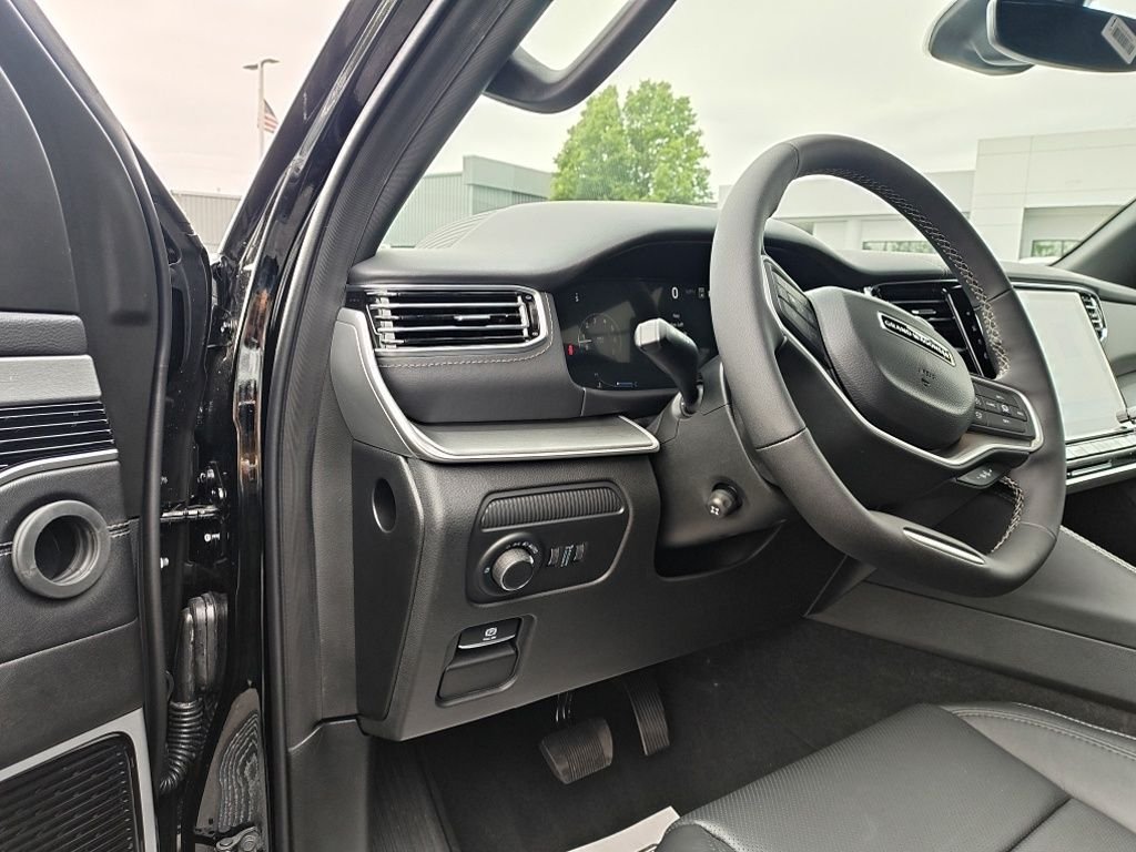 New 2026 High Gloss Black Exterior Paint Jeep Limited Reserve image 21