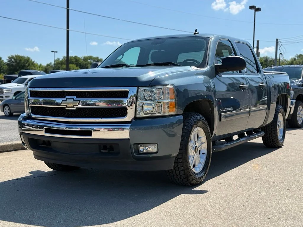 Used 2011 Chevrolet Silverado 1500 LT with VIN 3GCPKSE3XBG408351 for sale in Crestwood, KY
