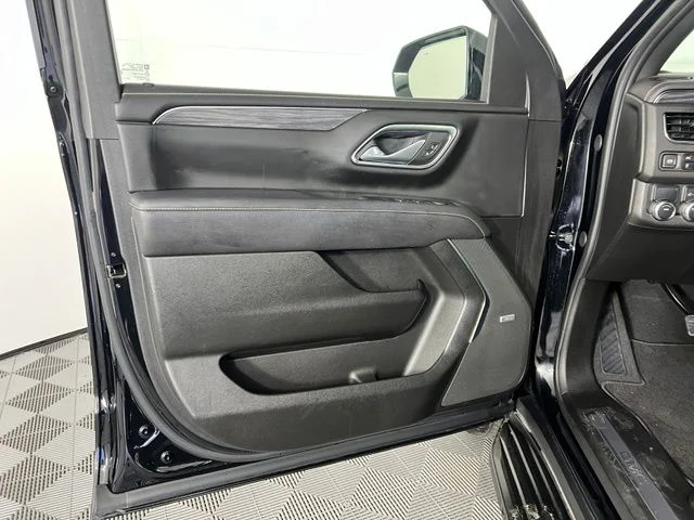 2023 GMC Yukon XL SLT - Photo 18