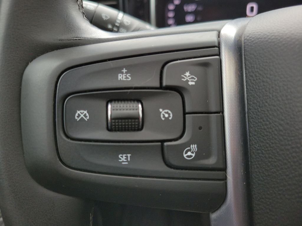Used 2025 White GMC SLT image 25