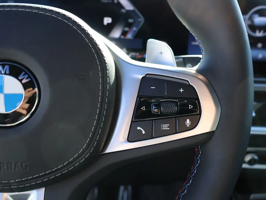 New 2026 Black Sapphire Metallic BMW M60i image 37