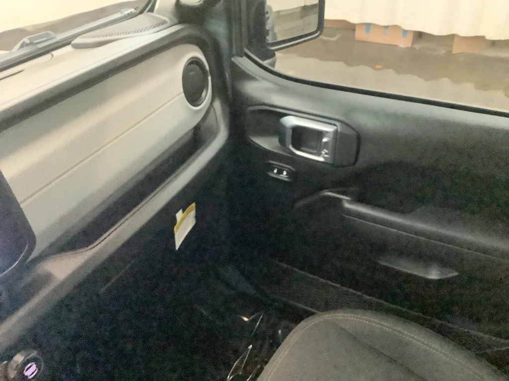 New 2026 Anvil Clear-Coat Exterior Paint Jeep Sport S image 21