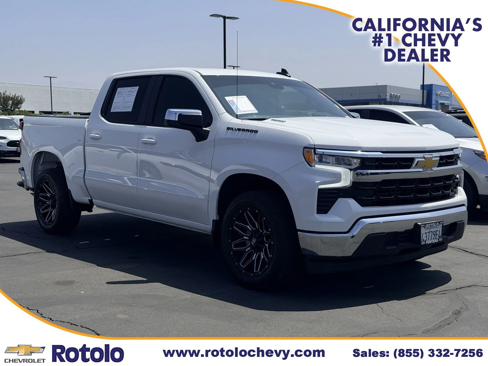 Used 2025 Summit White Chevrolet LT image 1