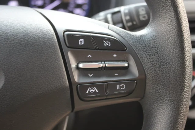 Used 2023 White Hyundai SEL image 14