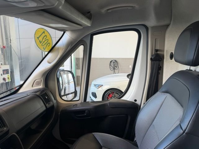 Used 2014 White Freightliner Base image 14
