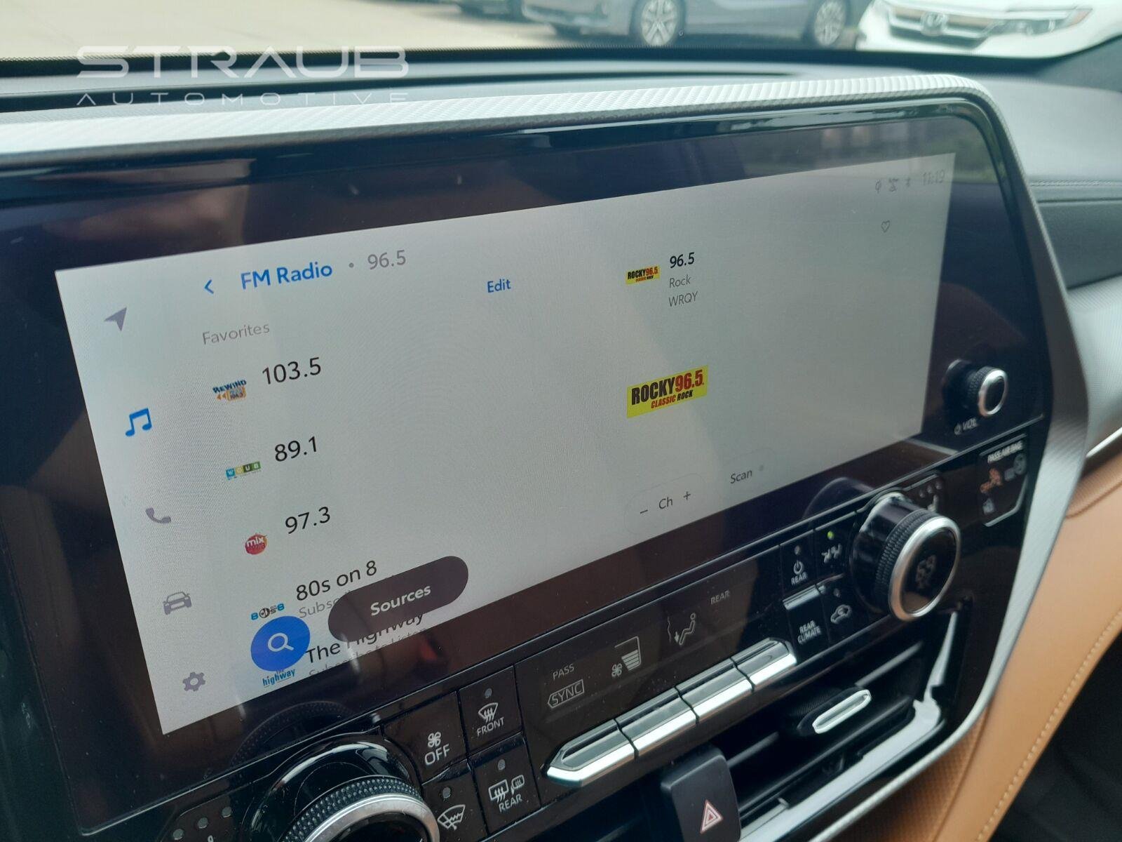 2023 Toyota Highlander Platinum - Photo 21