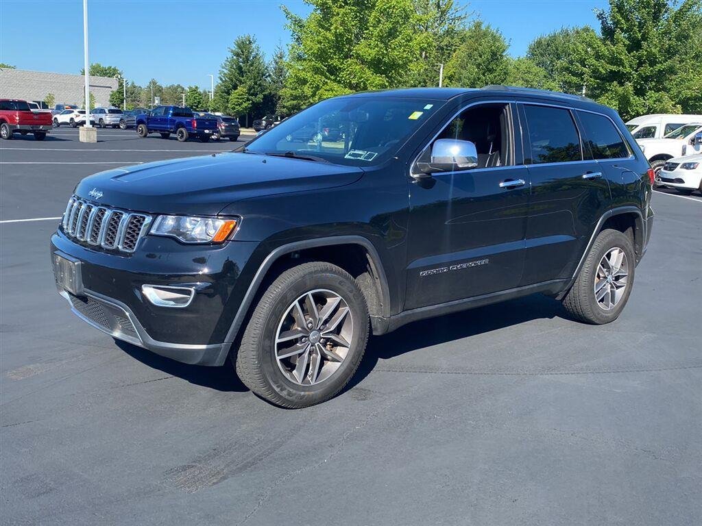 Used 2018 Diamond Black Crystal Pearlcoat Jeep Limited image 6