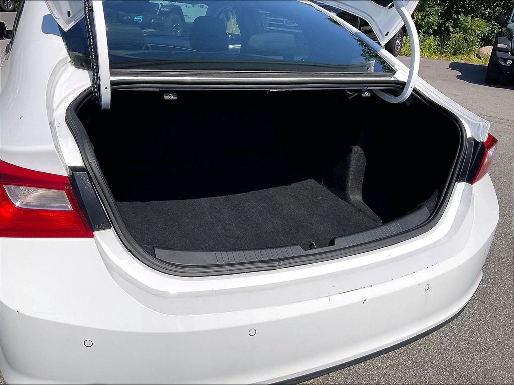 Used 2024 Summit White Chevrolet LT image 34