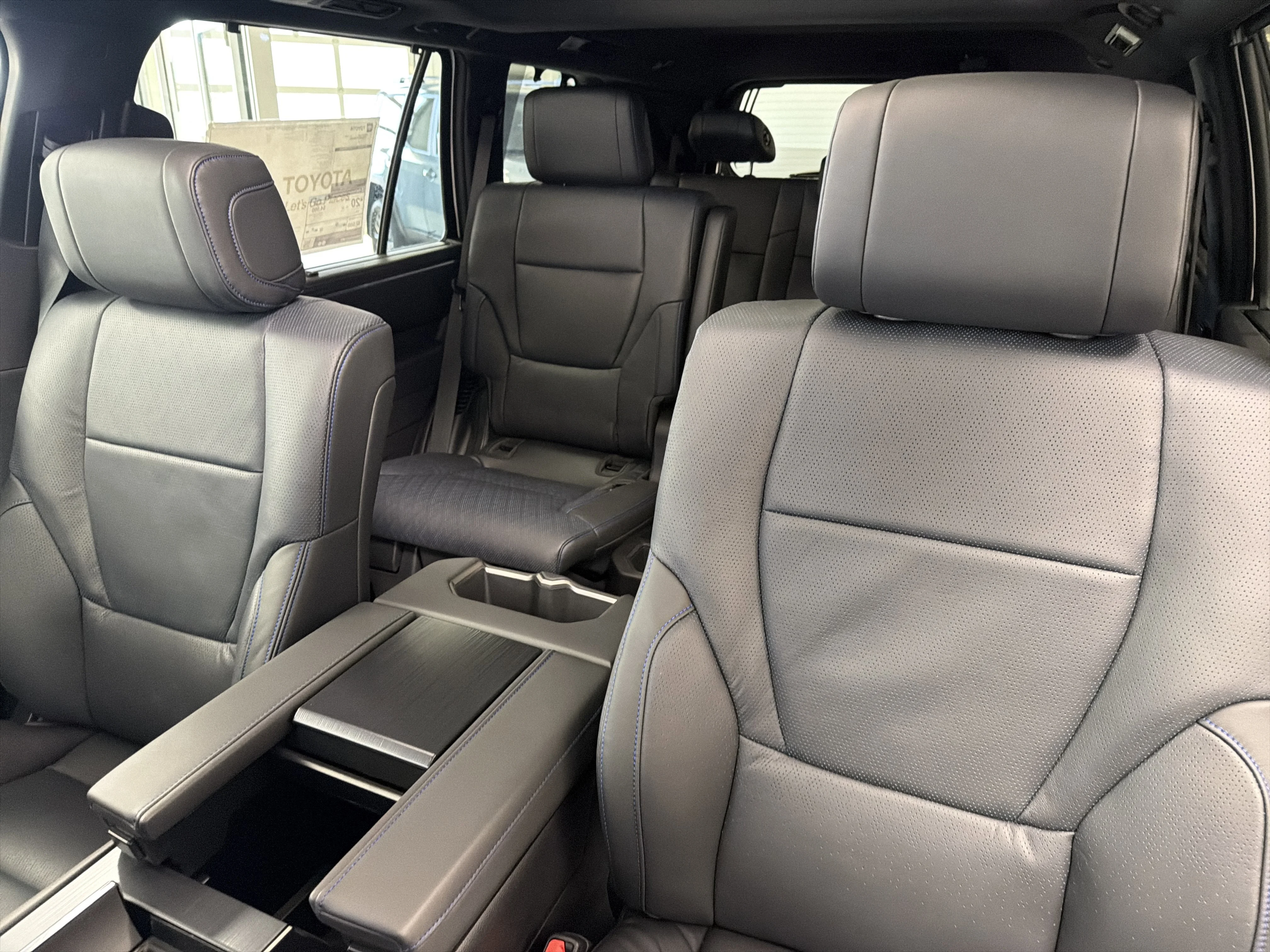 2026 Toyota Sequoia Platinum - Photo 25
