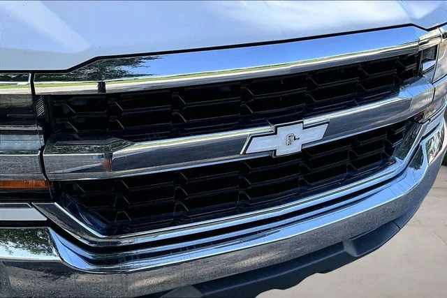 Used 2018 Beige Chevrolet LT image 32