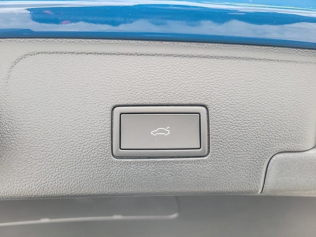 New 2026 Mountain  Lake Blue Metallic Volkswagen 2.0T SE w/Technology image 15