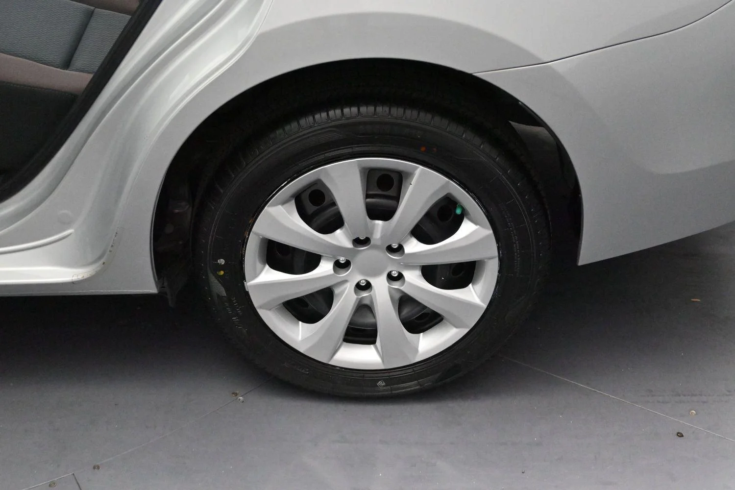 Used 2019 Classic Silver Metallic Toyota LE image 27