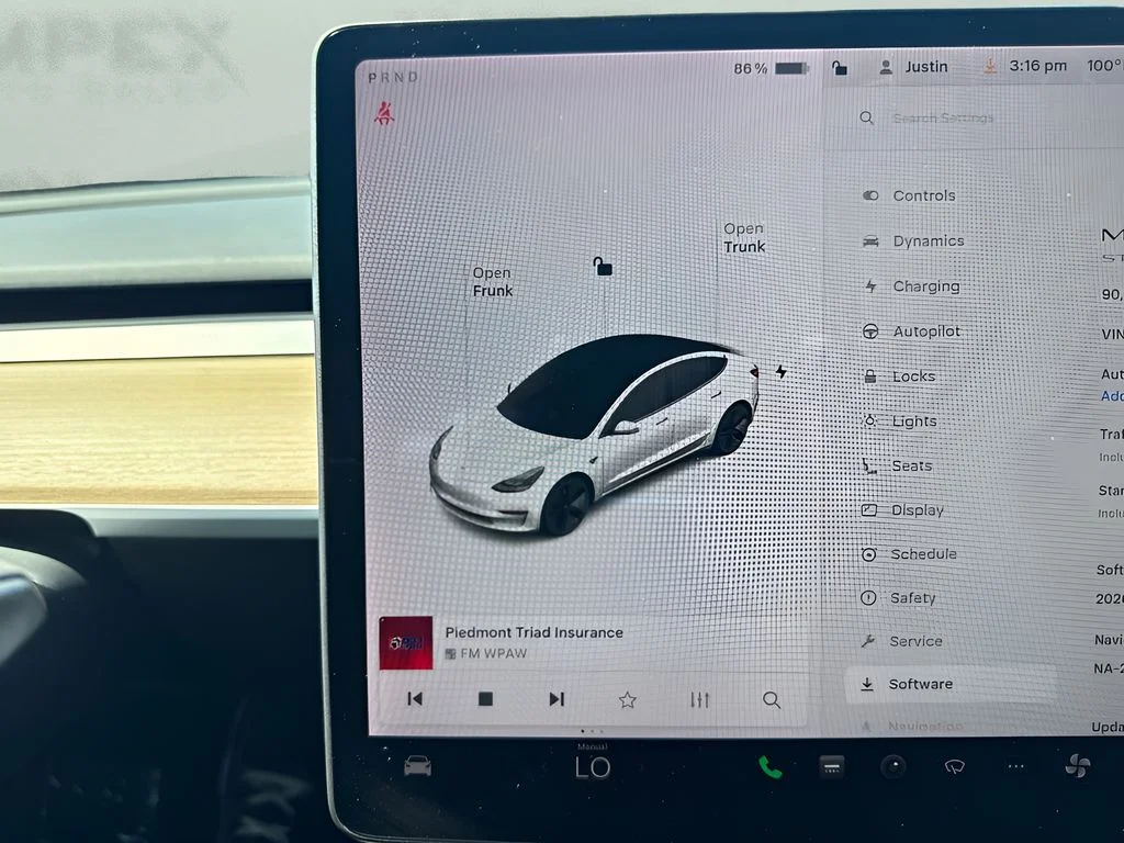 Used 2021  Tesla Standard Range Plus image 16