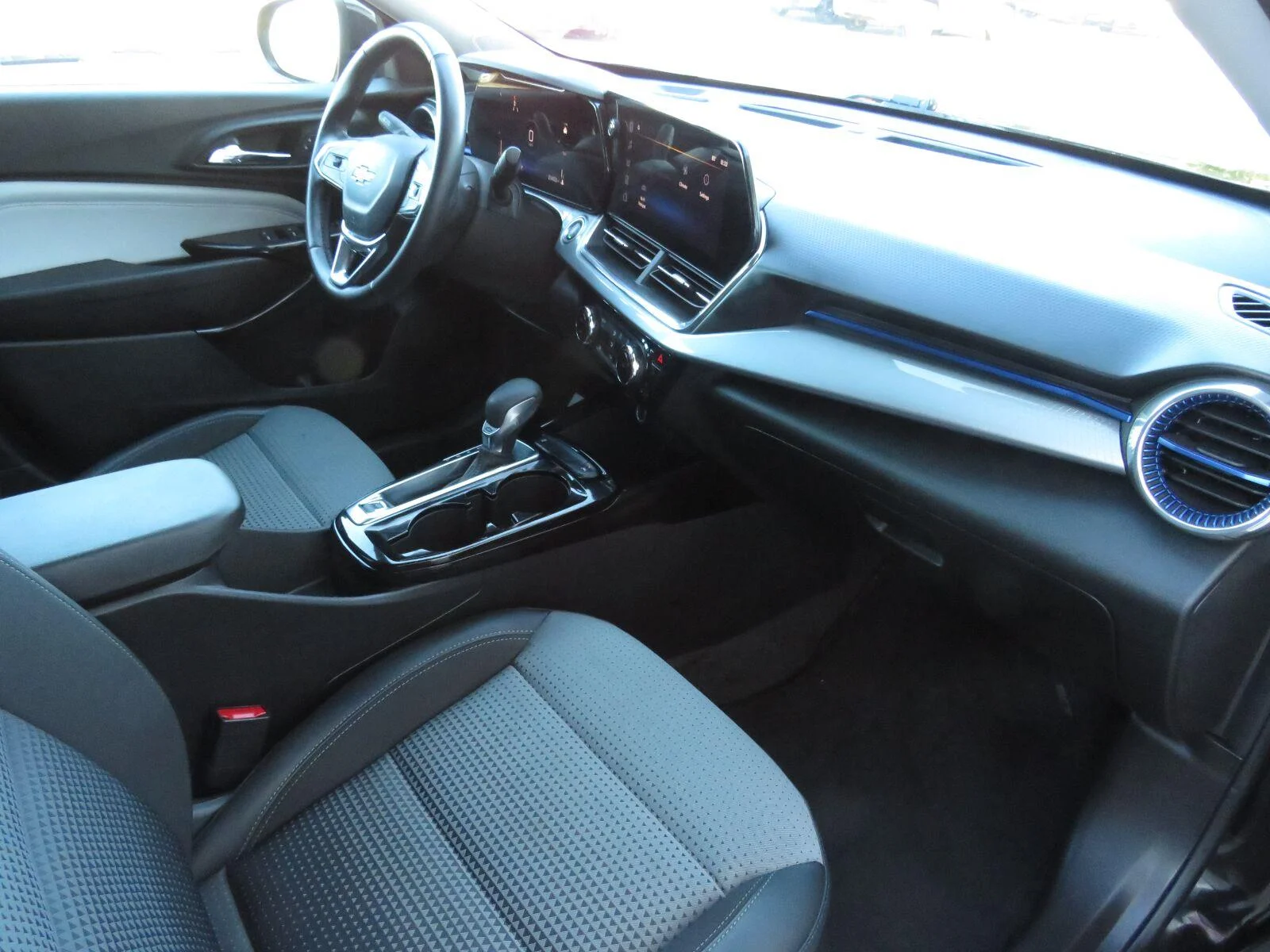 Used 2024 Mosaic Black Metallic Chevrolet LT image 26