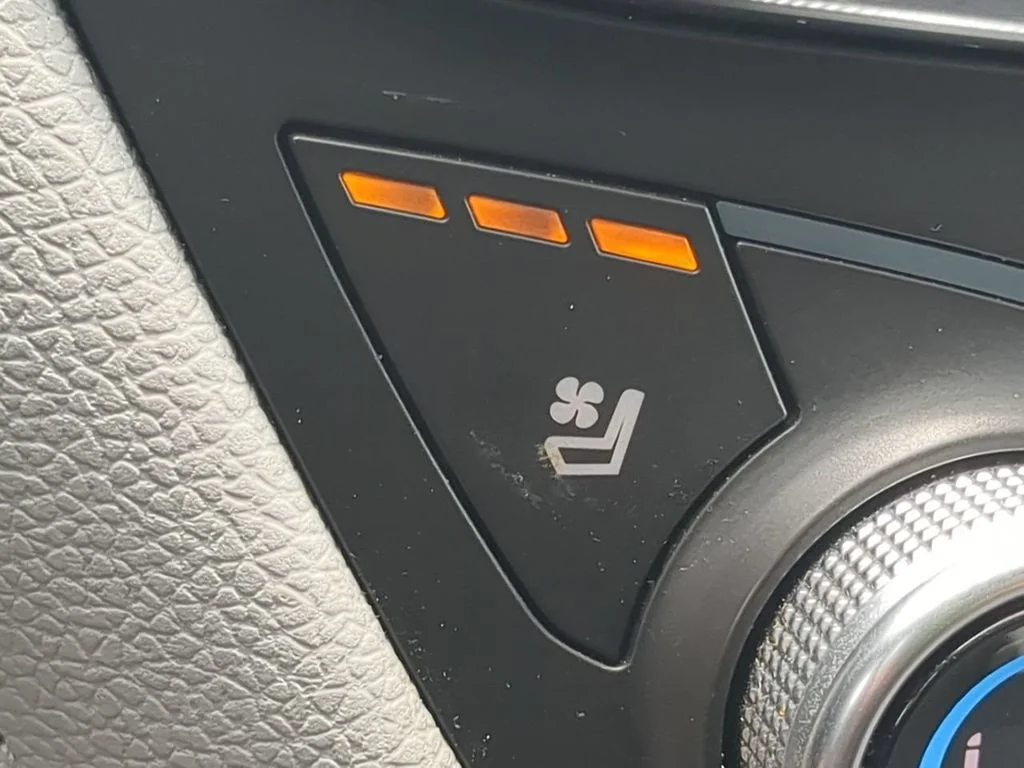 Used 2018 Black Chevrolet Premier image 24