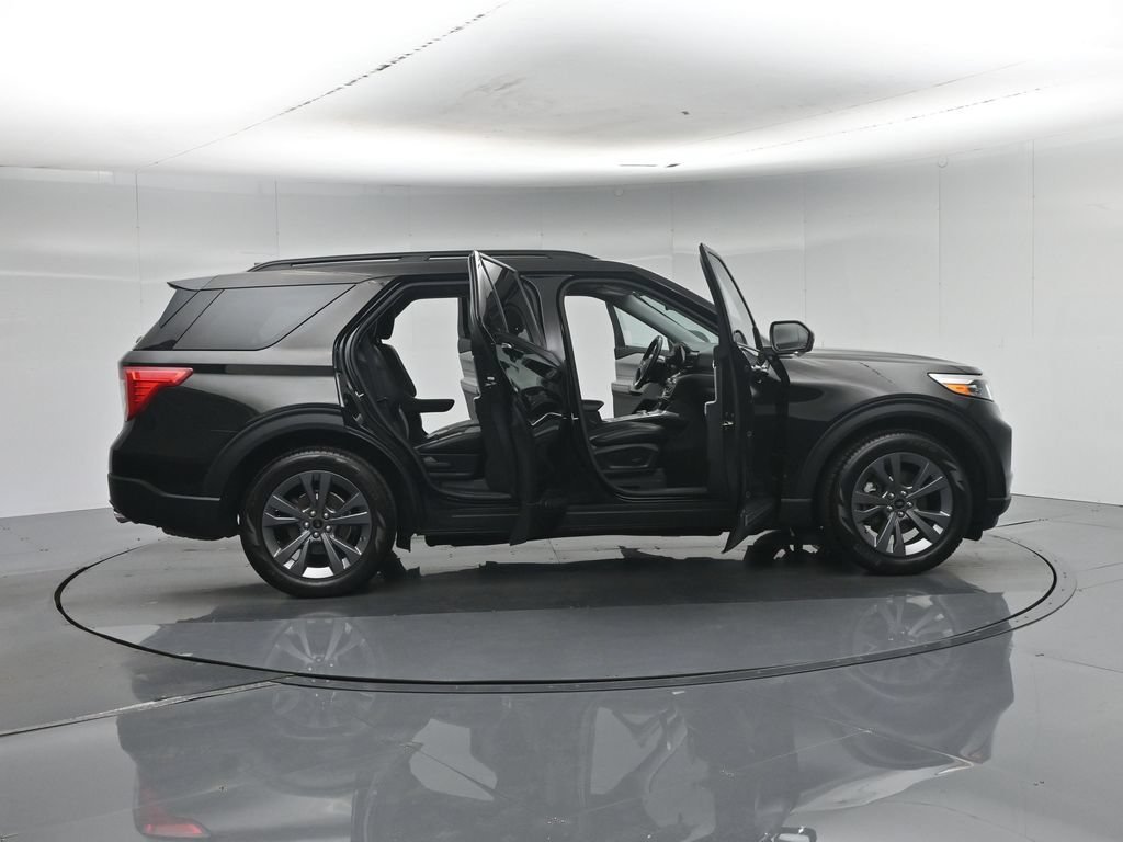 Certified Used 2023 Black Ford XLT image 5